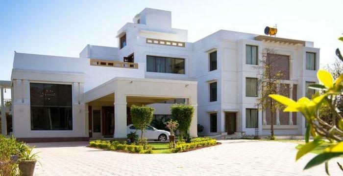 Lariya Resort